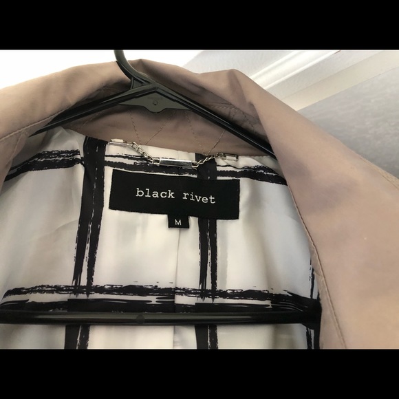 Black Rivet coat - Picture 4 of 4